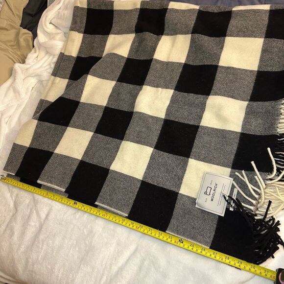 Woolrich Cream White Black Buffalo Plaid Fringe Blanket 56x28” NWT - Picture 5 of 6